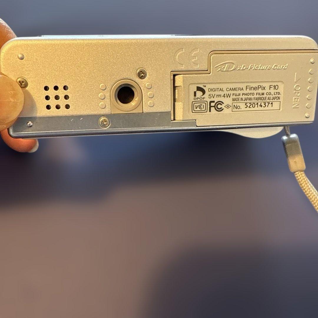 美品 FUJIFILM FinePix F10