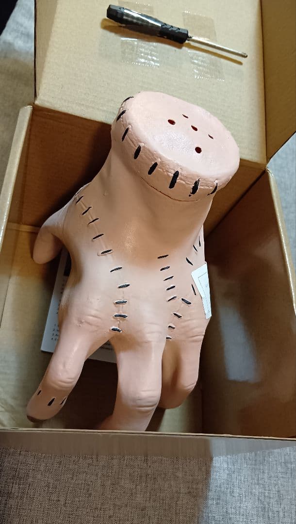 新品 電動アダムスハンド 動く手 ウェンズデー シング ファミリーハロウィン