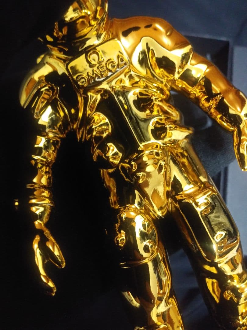 OMEGA 50周年 アニバーサリー ゴールドフィギア　約15cmビックサイズ