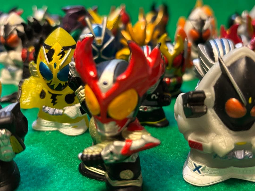 ！【お値下げ中】！計57体!!仮面ライダー ミニチュア指はめフィギュアセット