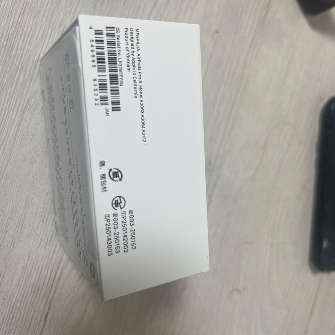 イヤホン AirPods pro3