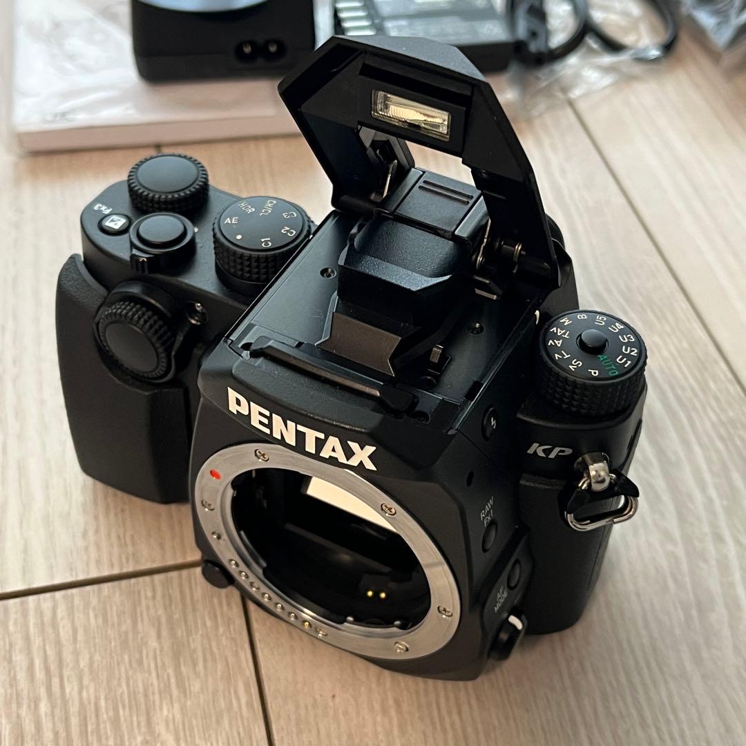 【シャッター数779枚&バッテリー２個】PENTAX KP デジタル一眼レフ