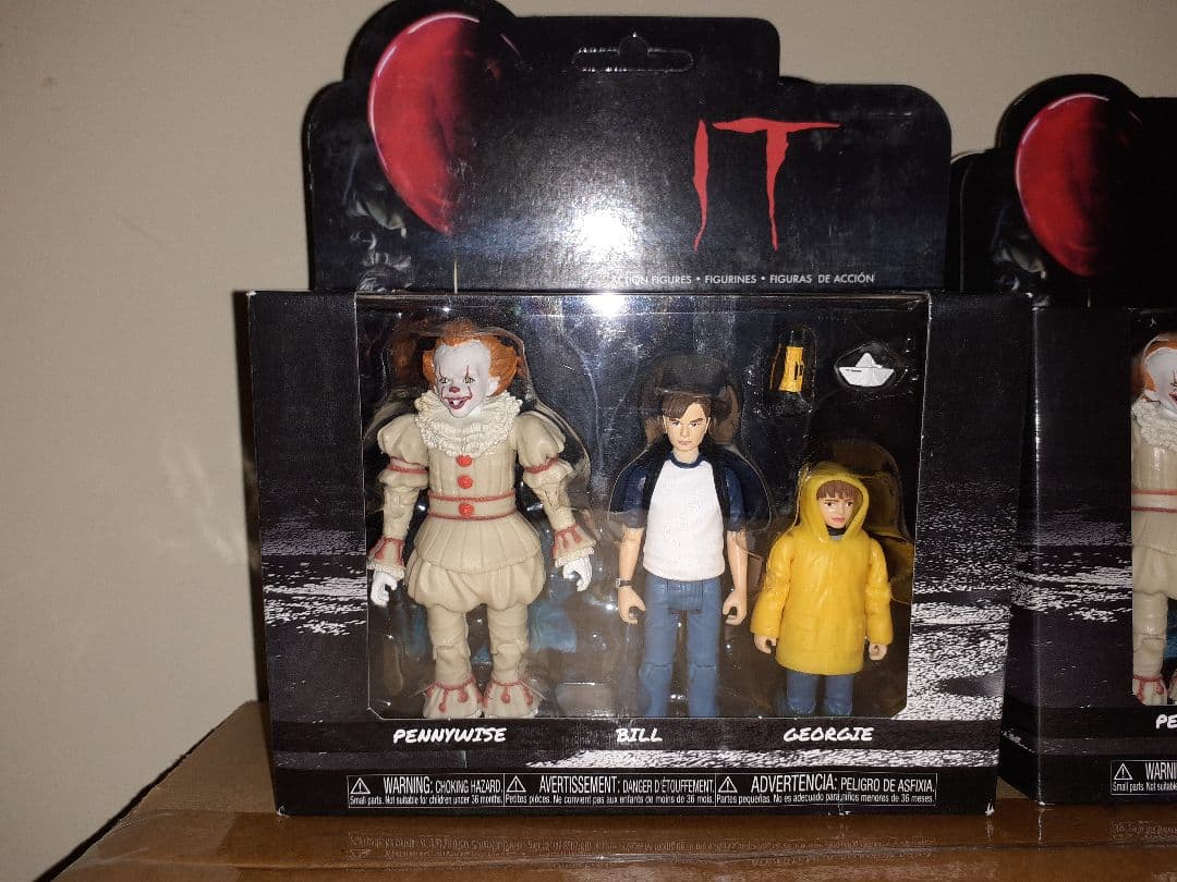 ファンコ　IT　3.75インチ　フィギュア3体セット　全４種　ペニーワイズ