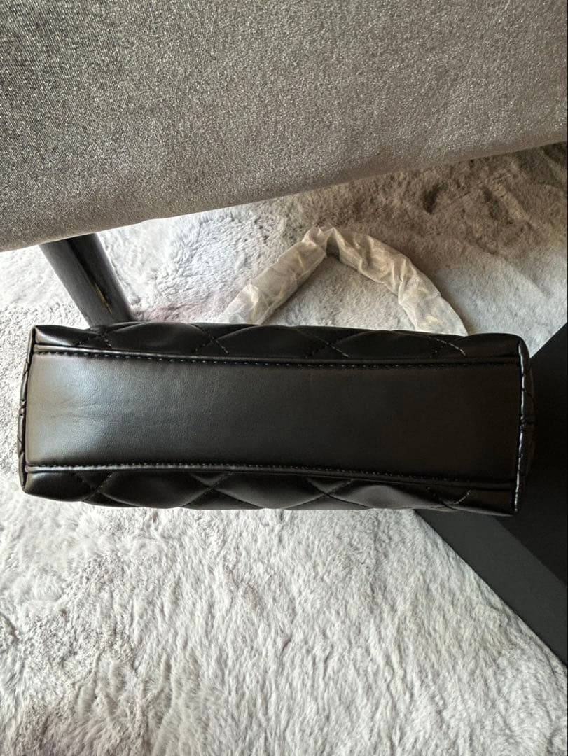 CHANEL ノベルティ ゴールドチェーン ショルダーバッグ