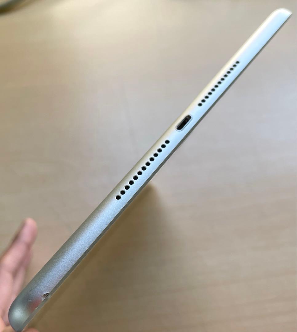 iPad 第6世代　A1893　Wi-Fiモデル　シルバー　32GB 超美品#3