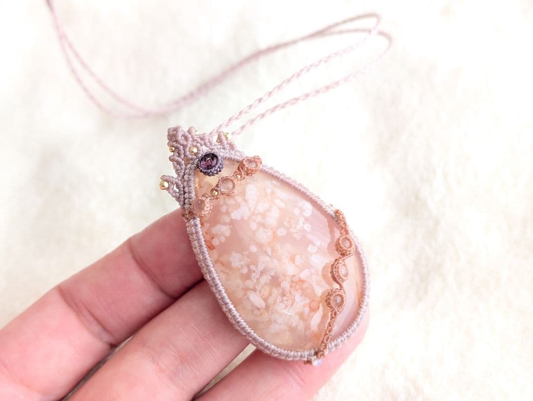 マクラメネックレス 桜瑪瑙/ムーンストーン