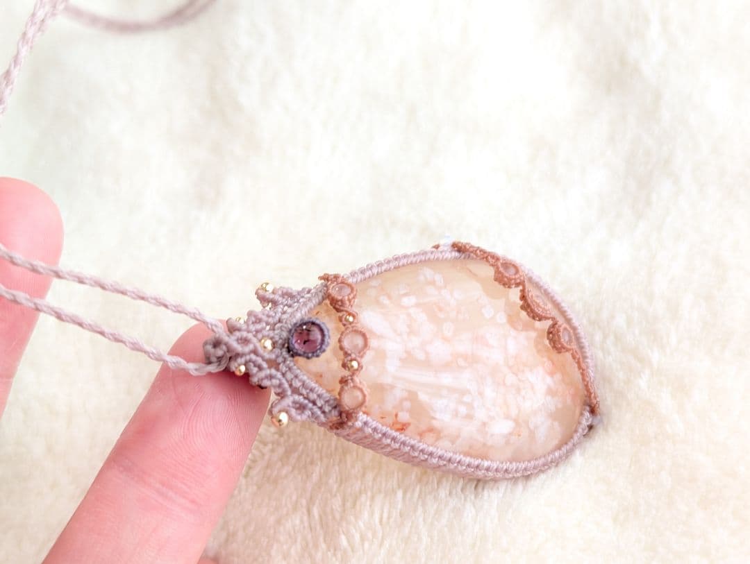 マクラメネックレス 桜瑪瑙/ムーンストーン