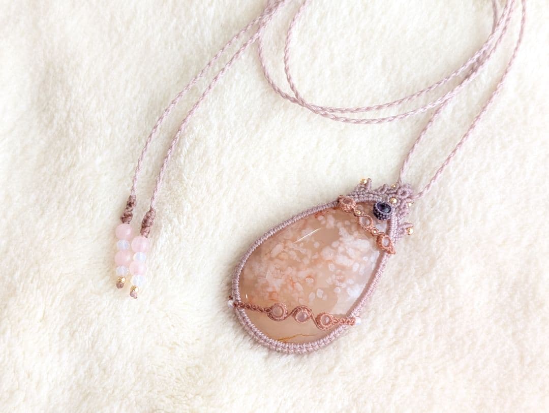 マクラメネックレス 桜瑪瑙/ムーンストーン