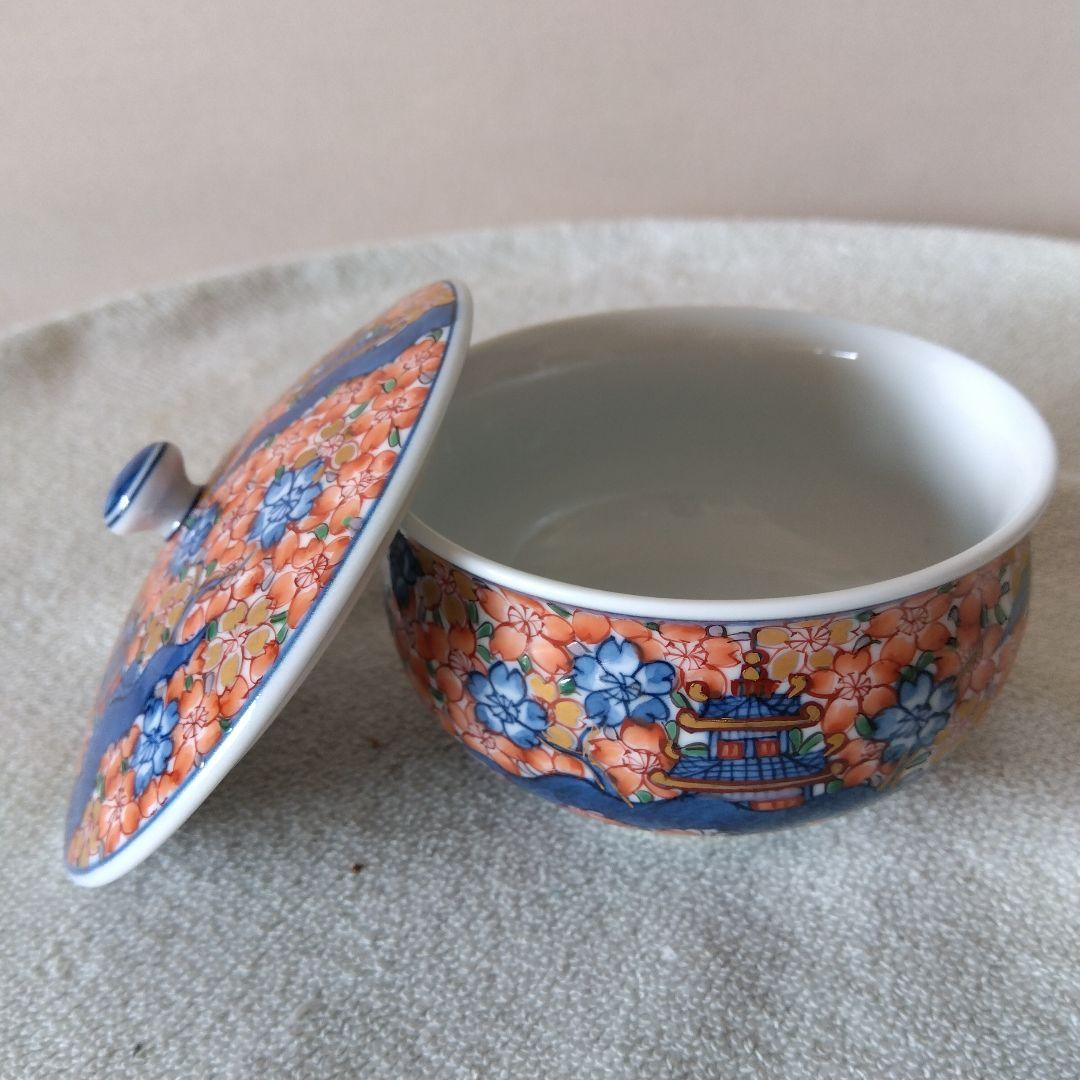 館林源右衛門作　染錦楼閣紋様蓋付湯呑