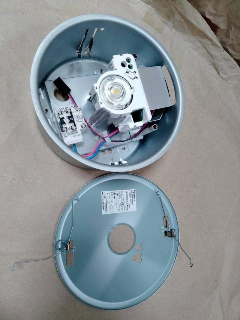 東芝 LED非常用照明器具 埋込形 専用形 Φ150 13形(低天井用~3m)