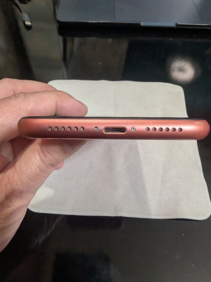 か*ん様 中古・美品　Apple iPhone XR コーラル 64GB