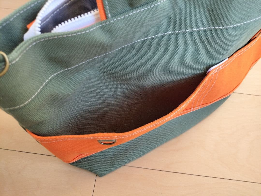 【新品未使用】横長バイカラーファスナー付トートバッグ帆布〈富士金梅8号〉1点もの