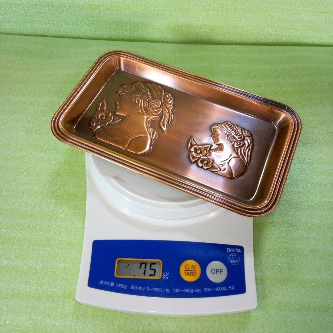 女性の横顔とお花をモチーフにした装飾的なトレイ　銅製？　銅メッキ？　ブロンズ？