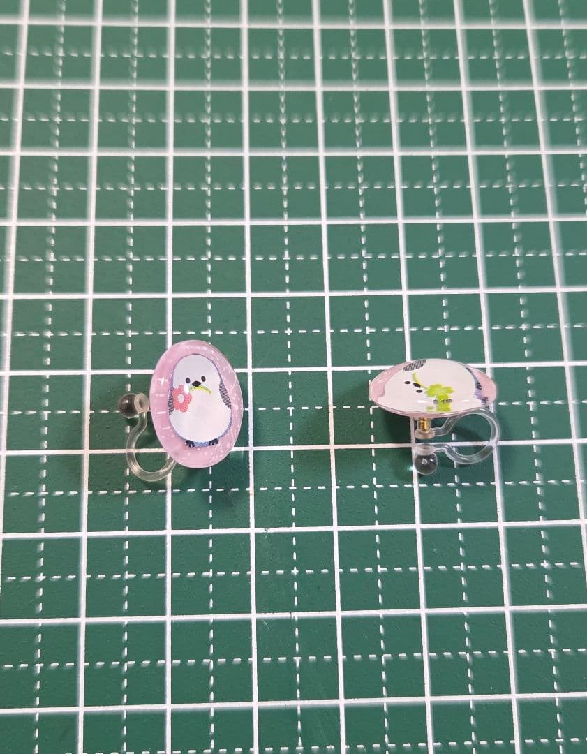 シマエナガノンホールピアス✨　かわいいサイズ★スタッドタイプ★　シマエナガ