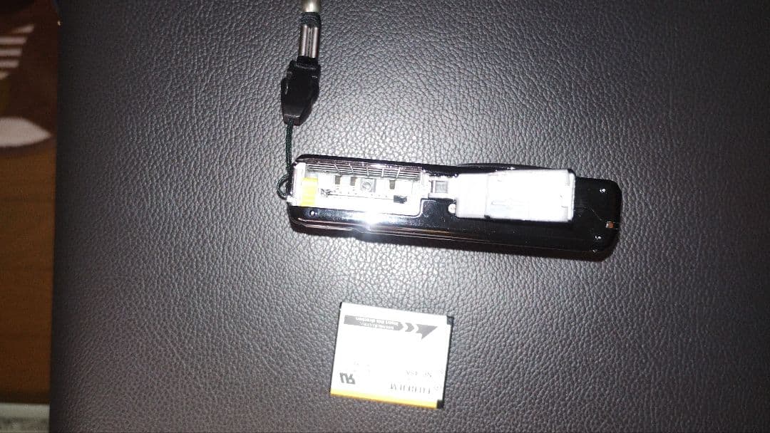 【まい様】【中古品】富士フィルム Fujifilm J30 コンデジカメラ