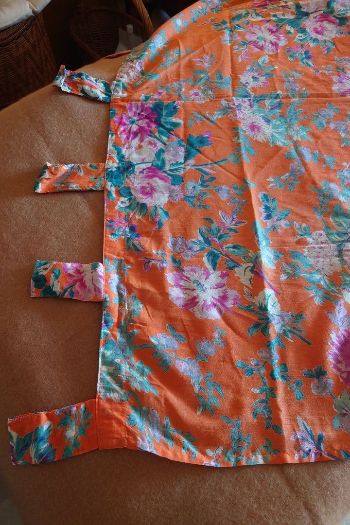 Les Touristes 花柄カフェカーテン