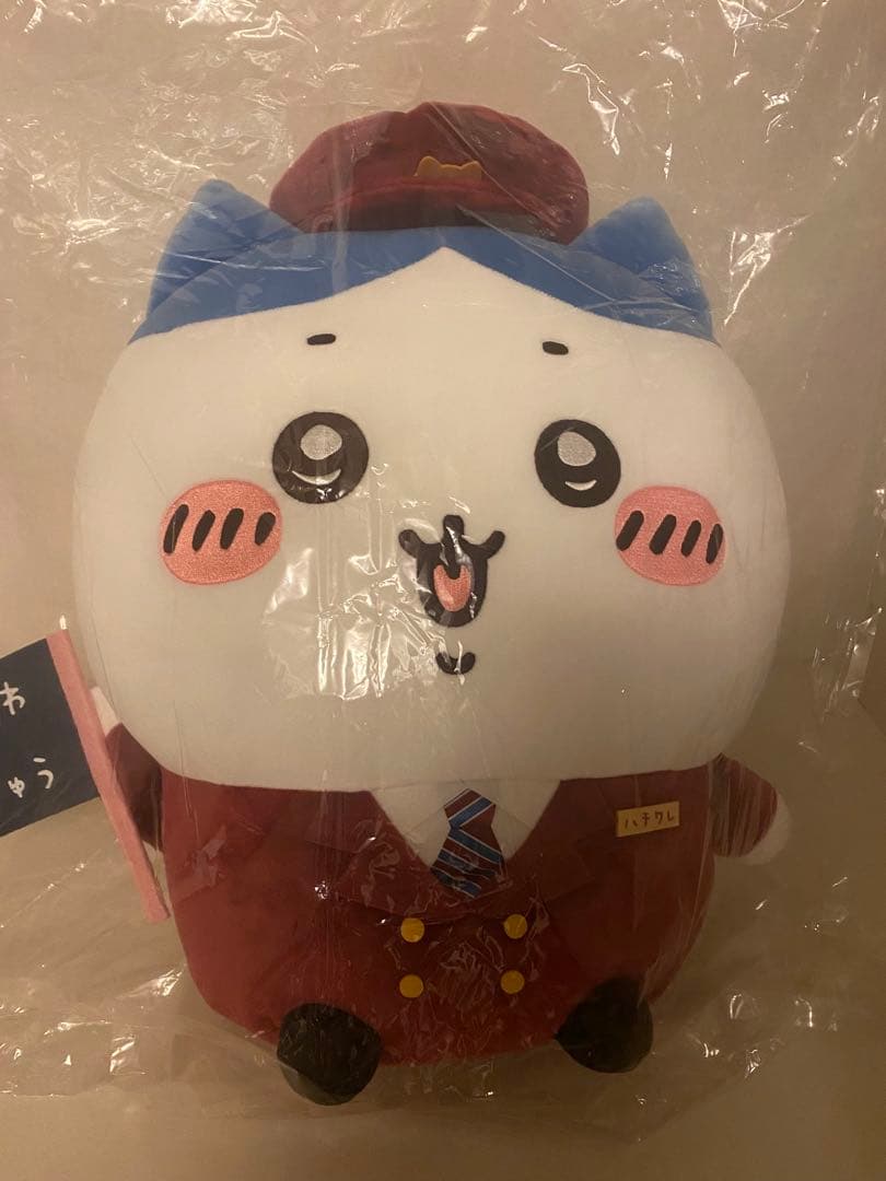 受注生産限定「ちいかわ×阪急電車」BIGぬいぐるみ ハチワレ　2月末まで