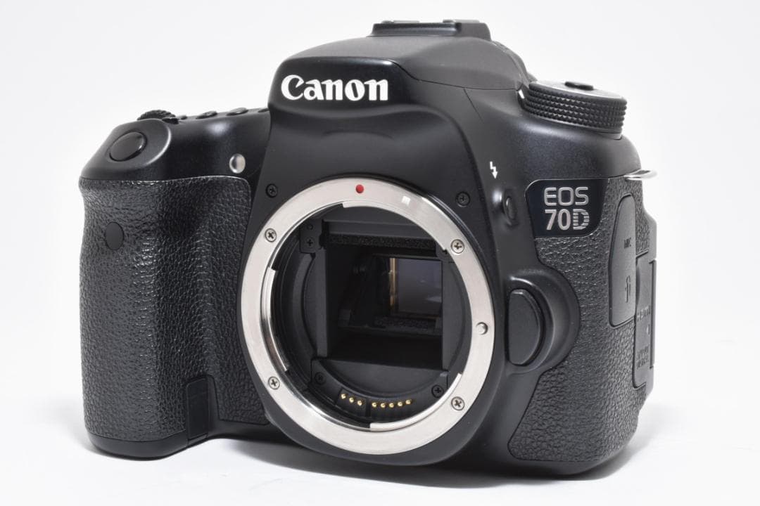 ■ 美品 ■ キャノン　Canon EOS 70D ボディ