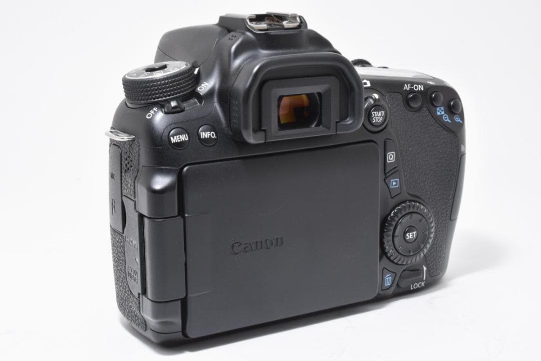 ■ 美品 ■ キャノン　Canon EOS 70D ボディ