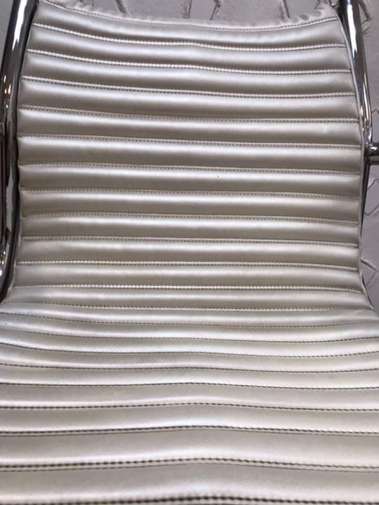 タカラの美容椅子１台（もう１台・有ります計２台）