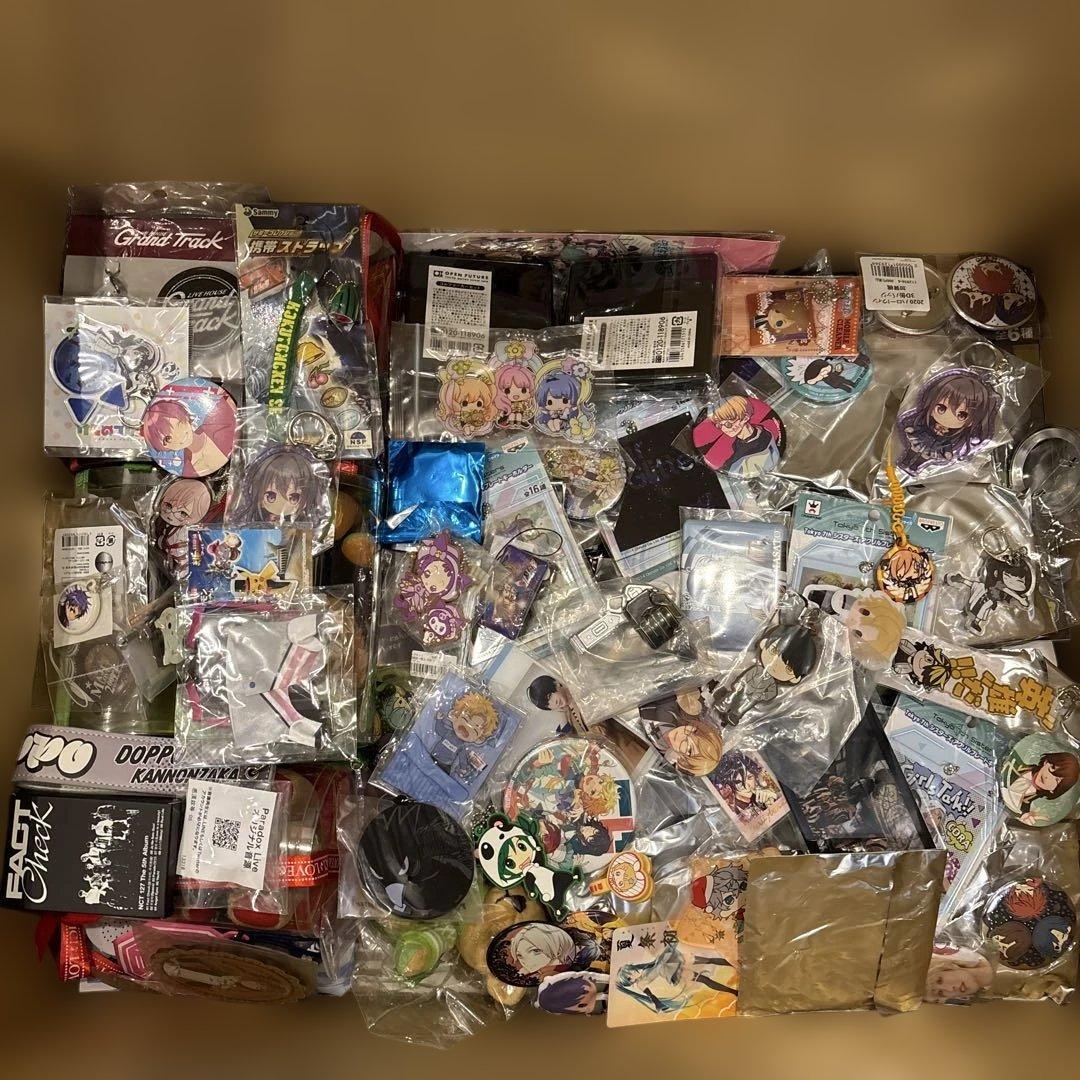 ノンジャンル グッズ アニメ まとめ売り 140サイズ 大量❗️
