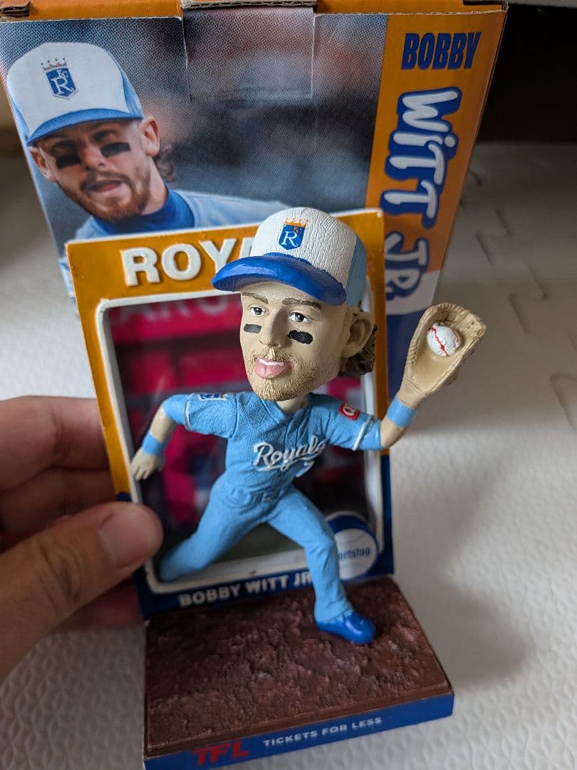 ボブルヘッド　ボビー・ウィットJr. 球場配布　コレクターカードシリーズ