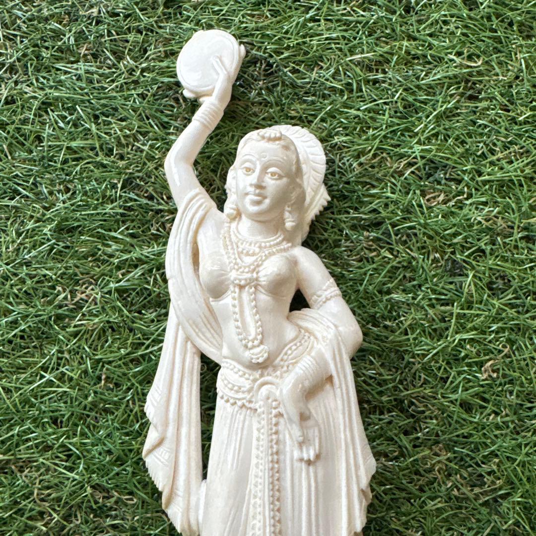 女性像 彫刻 木製台座付き 約30cm