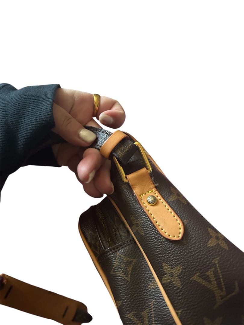 LOUIS VUITTON ショルダーバッグ ブラウン