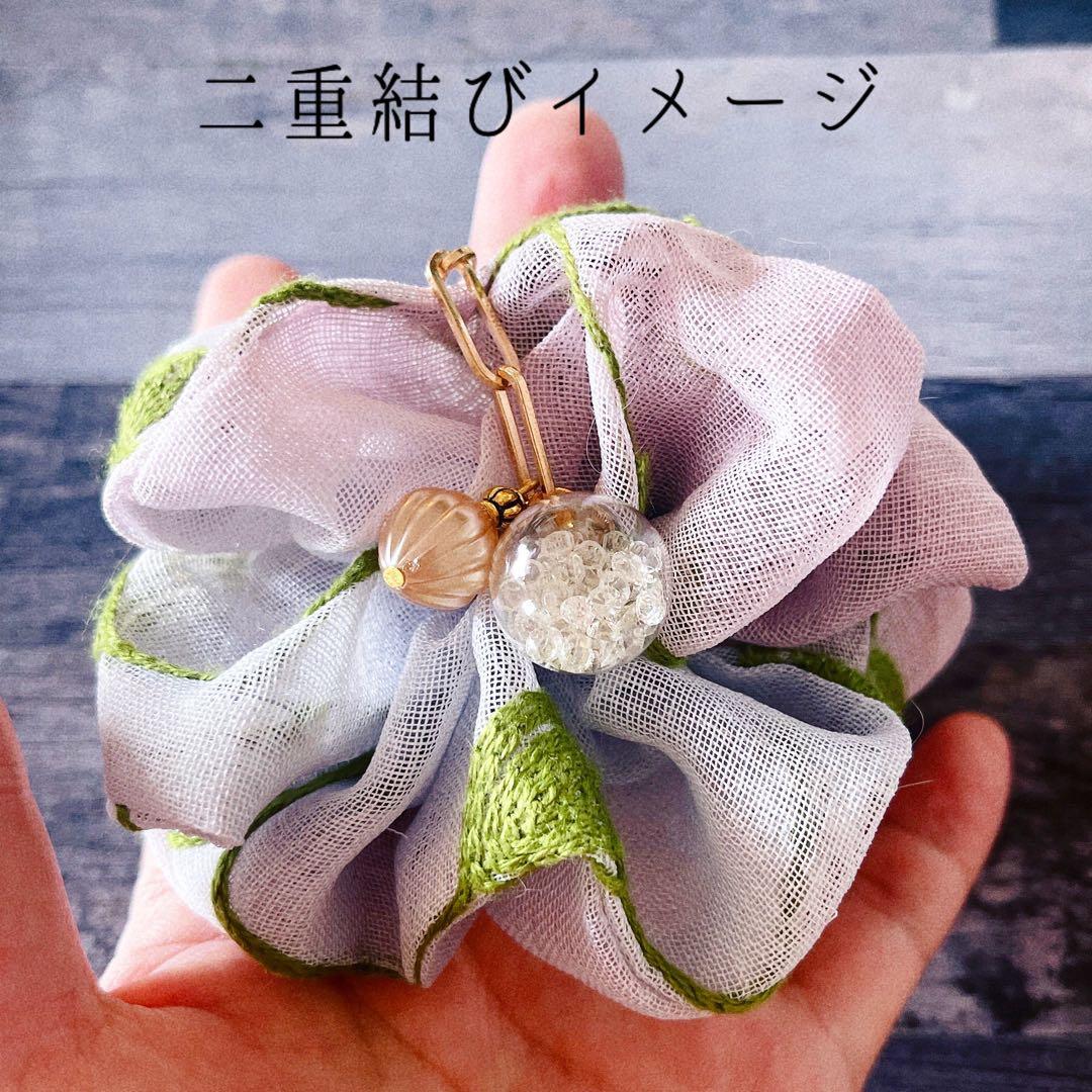 オリジナル手染め♥️ガラスボールとパールのリーフ刺繍入り麻とガーゼ風合いシュシュ♥️