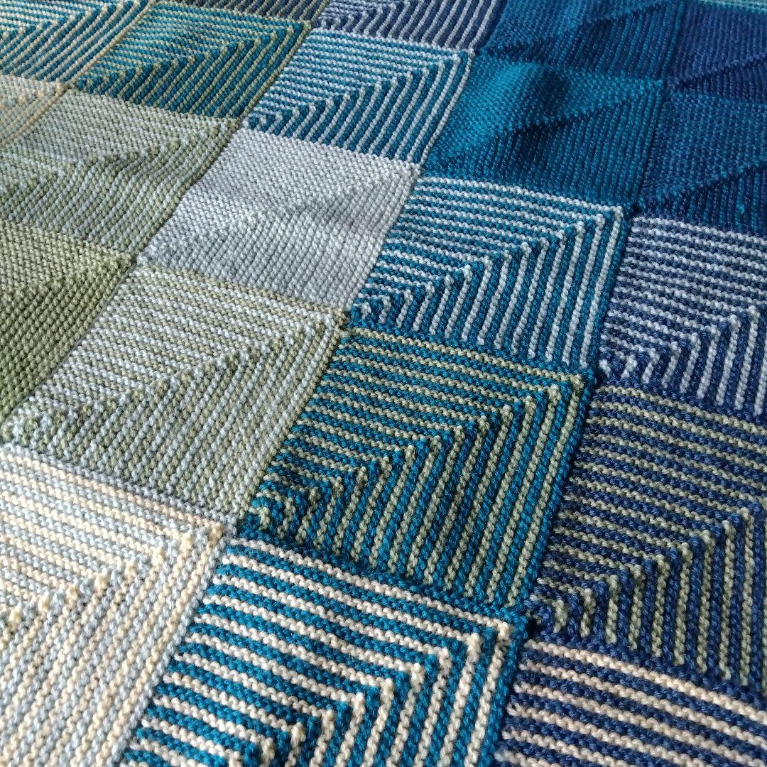 モチーフ編みブランケット マルチカバー　ブルー系