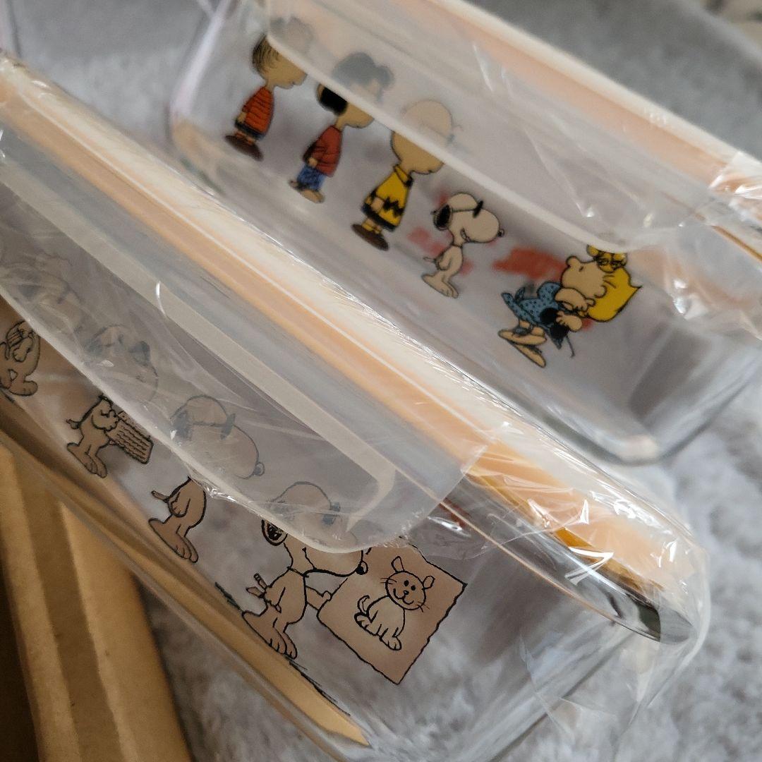 新品☆パイレックススヌーピー耐熱ガラス密閉容器セット
