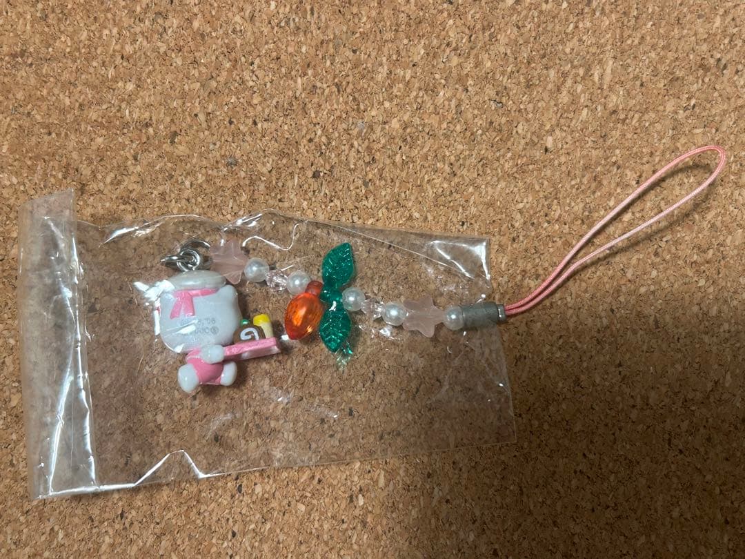 ハローキティ ビーズ根付 神戸限定 ハーバーランド スイーツ　ストラップ