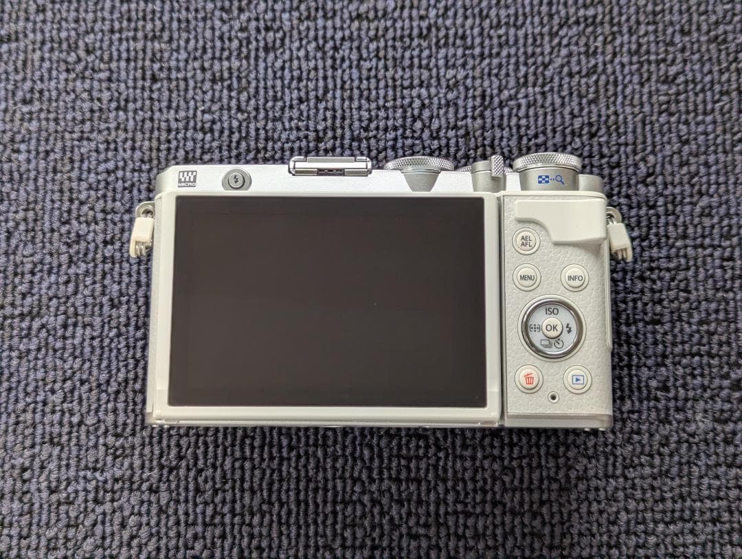 【美品】オリンパス PEN E-P7 ボディ ホワイト ペン OLYMPUS