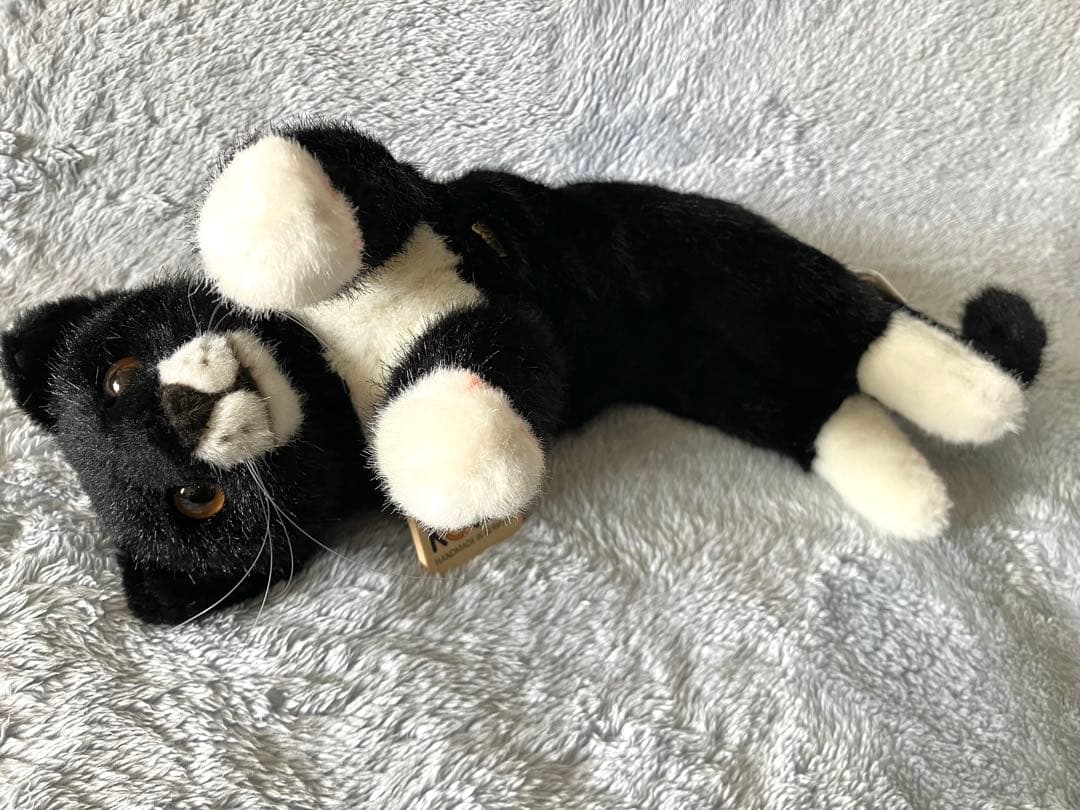 KOSEN ケーセン 寝そべり 猫 ぬいぐるみ 黒白 未使用品