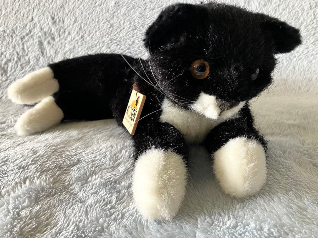 KOSEN ケーセン 寝そべり 猫 ぬいぐるみ 黒白 未使用品