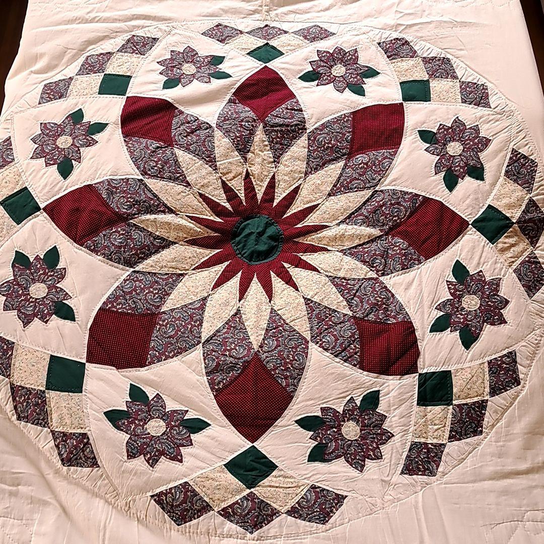 花柄キルトベッドカバー　ソファーカバー　ハンドメイド作品　マルチカバー