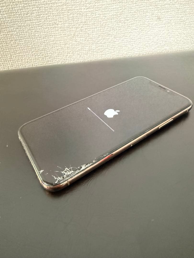 iPhone XS 256GB ひび割れあり