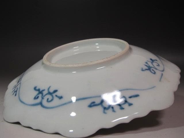 ★　古伊万里　染付たこ唐草文皿　趣ある品です★x685