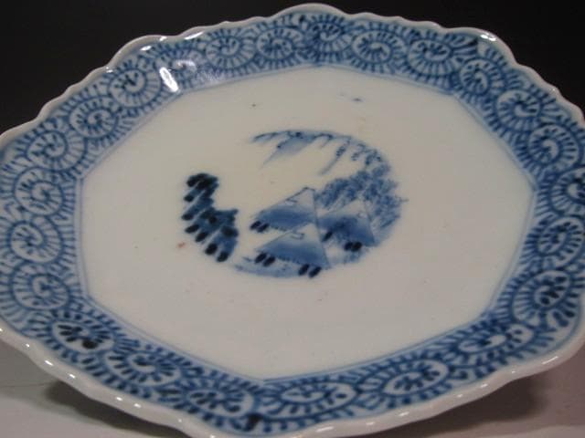 ★　古伊万里　染付たこ唐草文皿　趣ある品です★x685