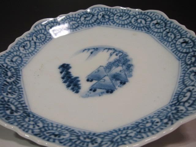 ★　古伊万里　染付たこ唐草文皿　趣ある品です★x685