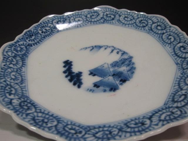 ★　古伊万里　染付たこ唐草文皿　趣ある品です★x685