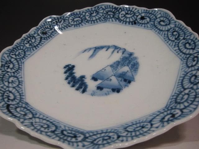 ★　古伊万里　染付たこ唐草文皿　趣ある品です★x685