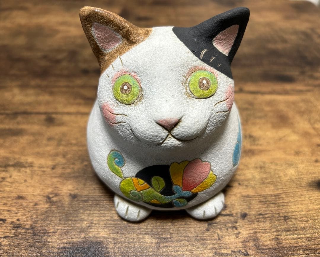 作家もの　三毛猫の置物　鈴入り　焼き物　招き猫 ねこ展　笠間　ハンドメイド