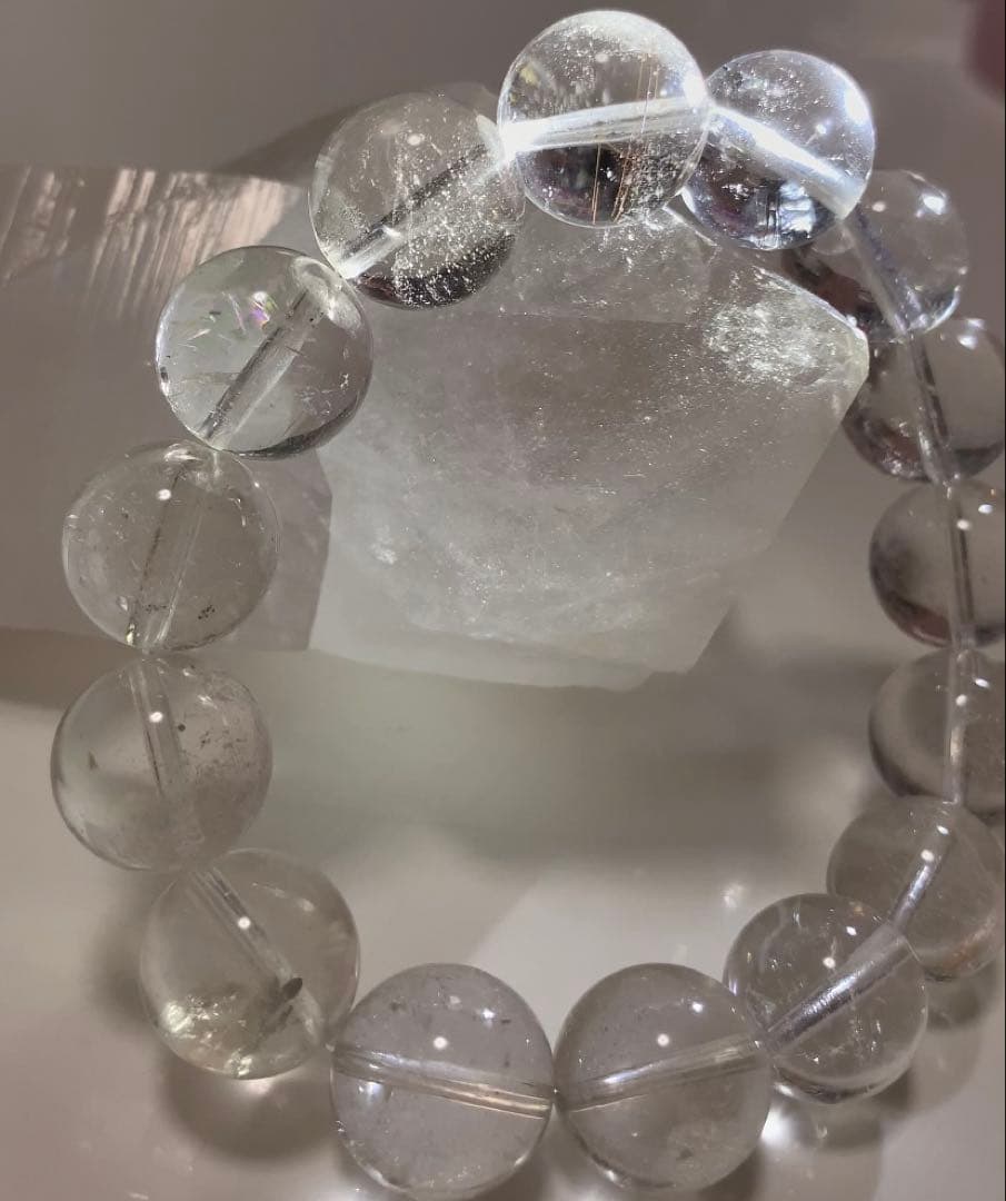 ヒマラヤマニカラン産水晶　ブレスレット　ルチル入り　レインボー