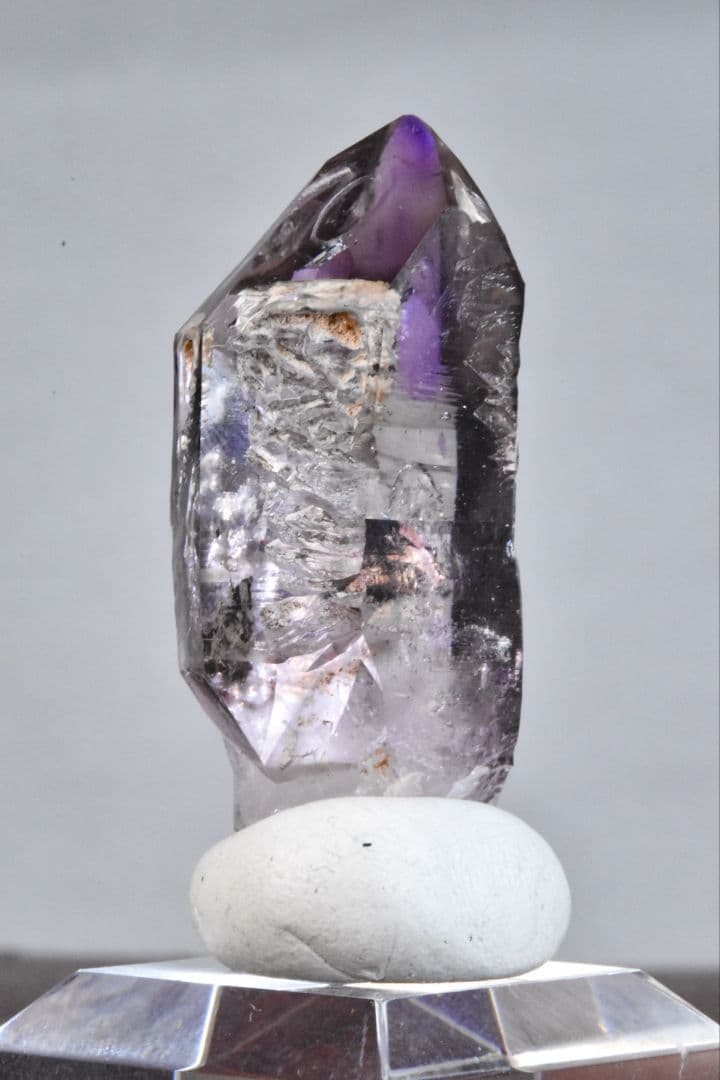 ナミビア ゴボボセブ産 アメジストエレスチャル水入り