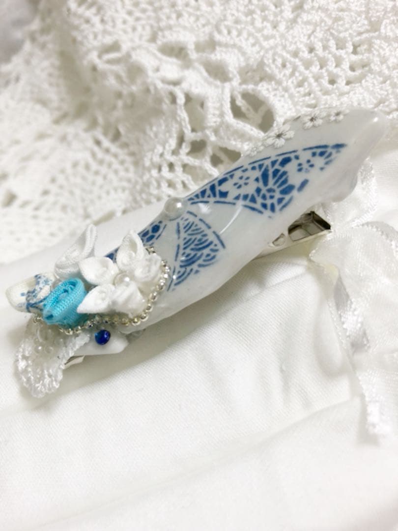 シー陶器とつまみ細工のヘアクリップ