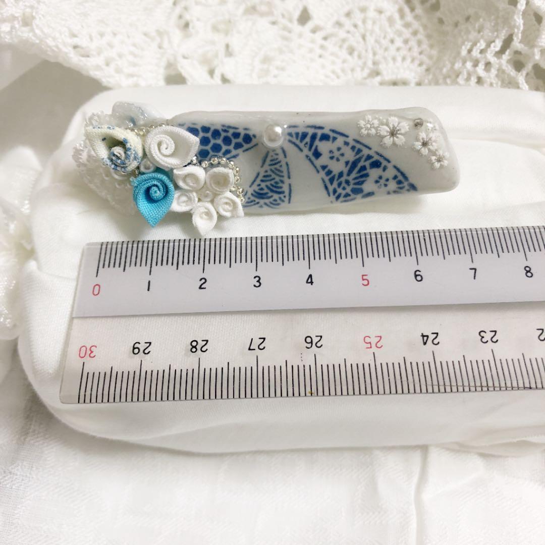 シー陶器とつまみ細工のヘアクリップ