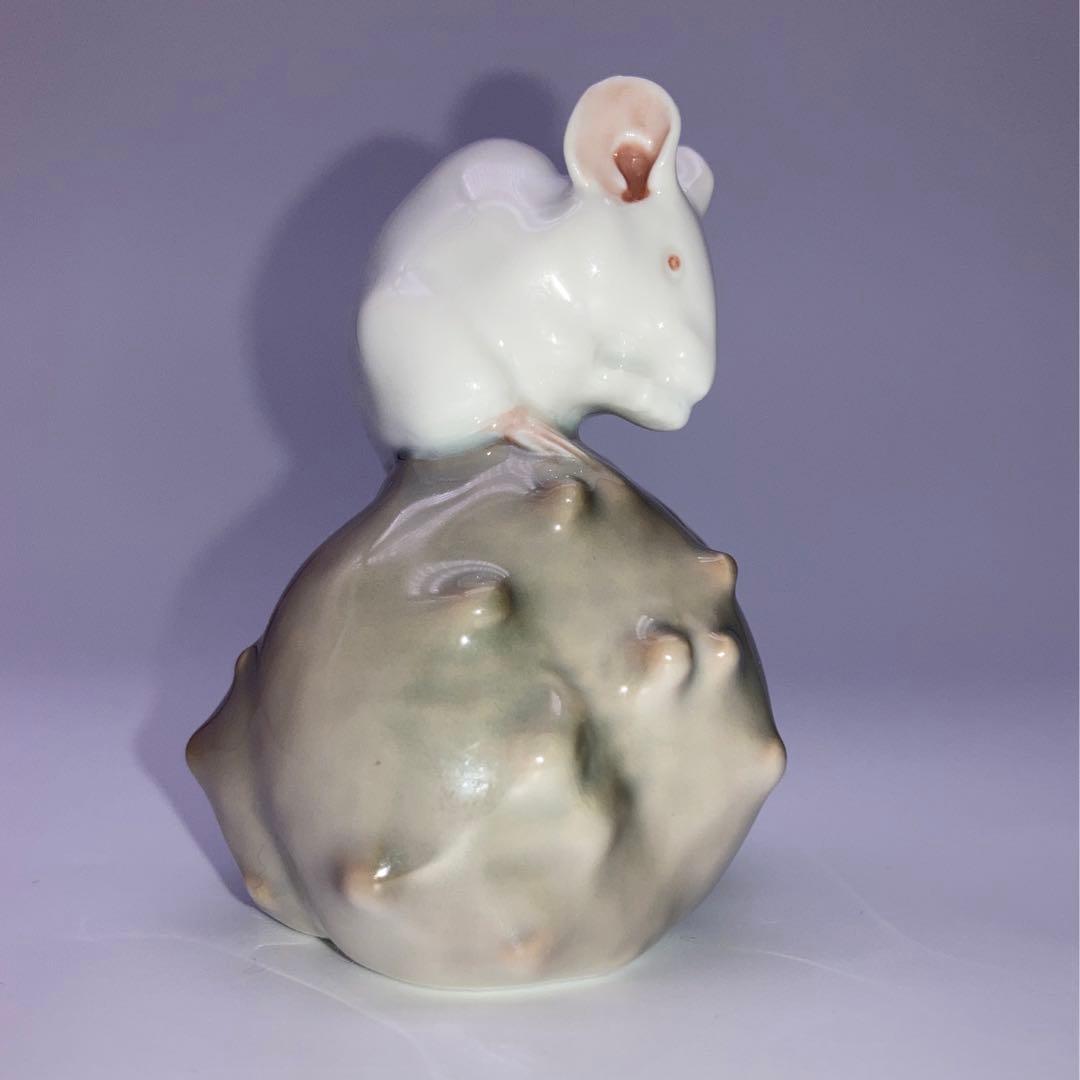 ロイヤルコペンハーゲン 木の実の上のねずみ フィギュリン