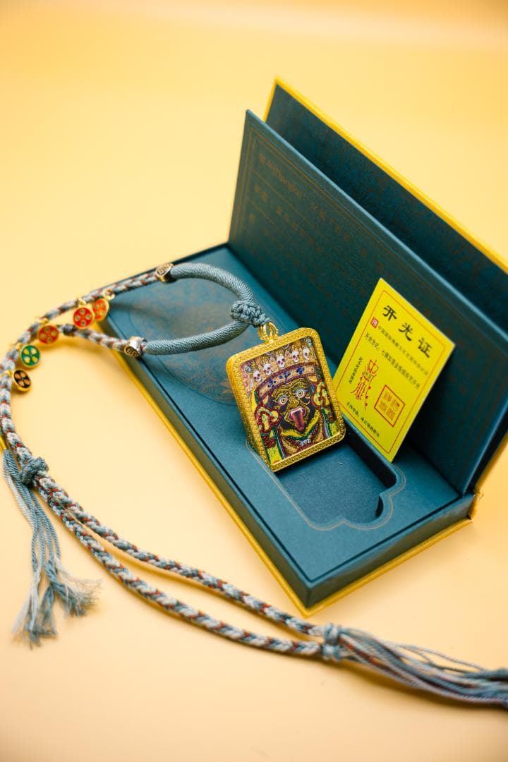 ザキラムタンカペンダント神秘的な顔デザインのペンダント