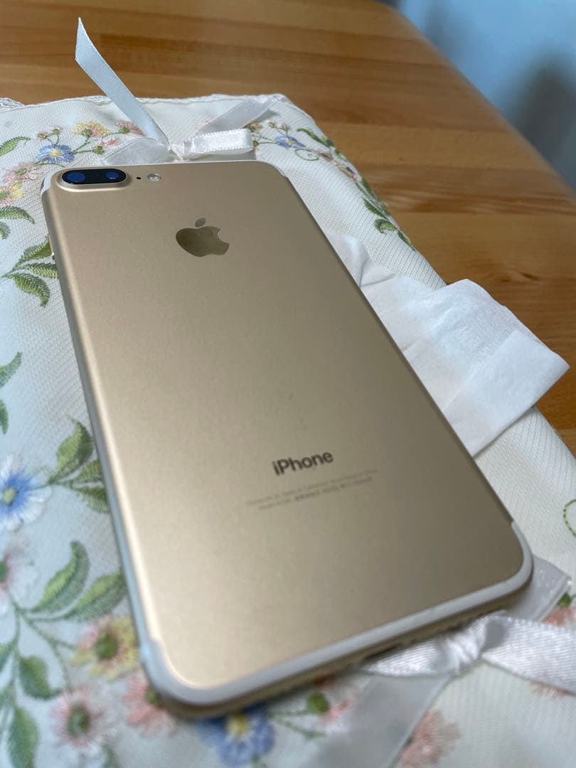 Apple iPhone 7 Plus ゴールド　32g